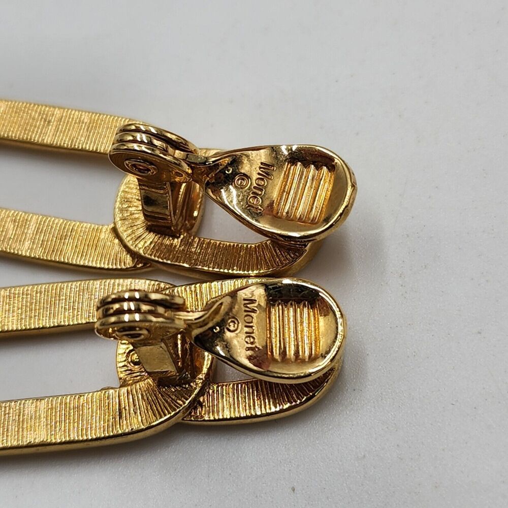 Vintage Monet Gold Tone Rare Chain Clip-On Dangle Earrings Long Chic Unique - Picture 4 of 5